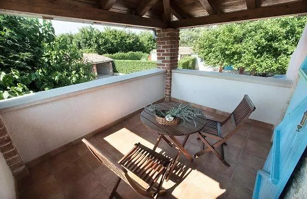 Holiday Home Sandra Sveti Lovrec Pazenaticki