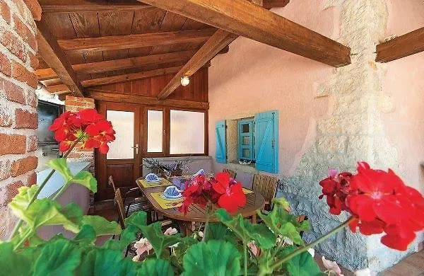 Holiday Home Sandra Vila Sveti Lovrec Pazenaticki