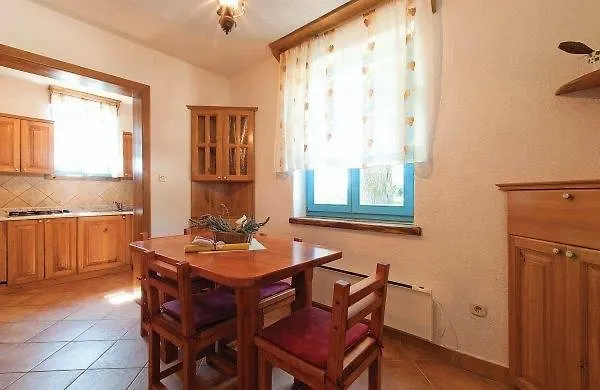 Holiday Home Sandra Vila Sveti Lovrec Pazenaticki
